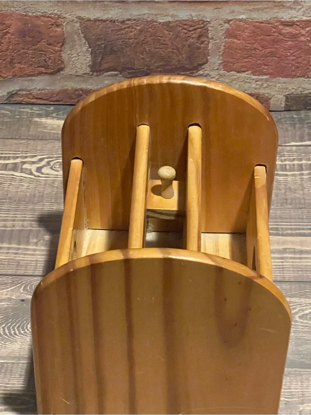N/A wooden swivel
